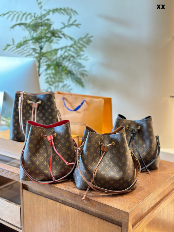 1-v champagne bag Noé