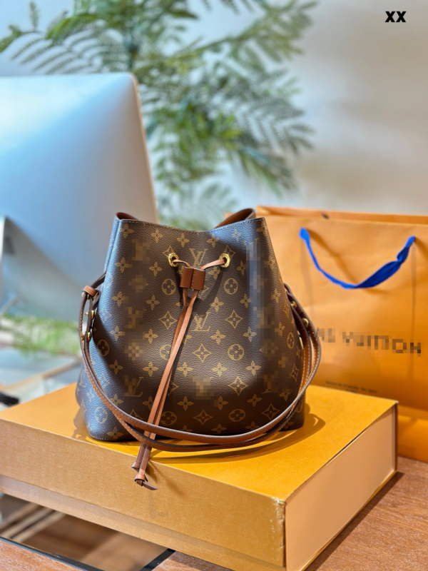1-v champagne bag Noé - Image 4