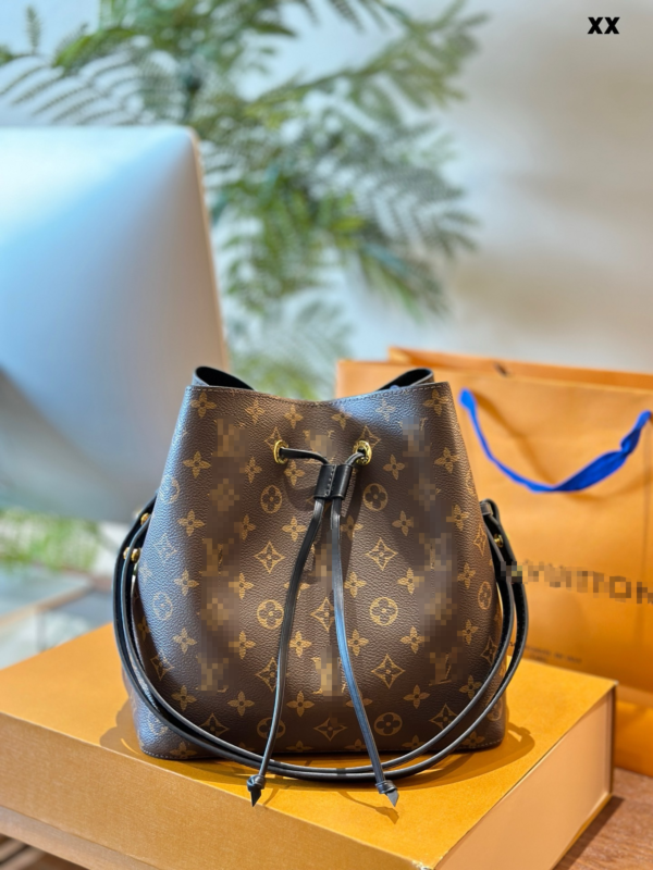 1-v champagne bag Noé - Image 3