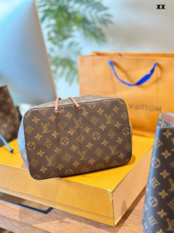 1-v champagne bag Noé - Image 9